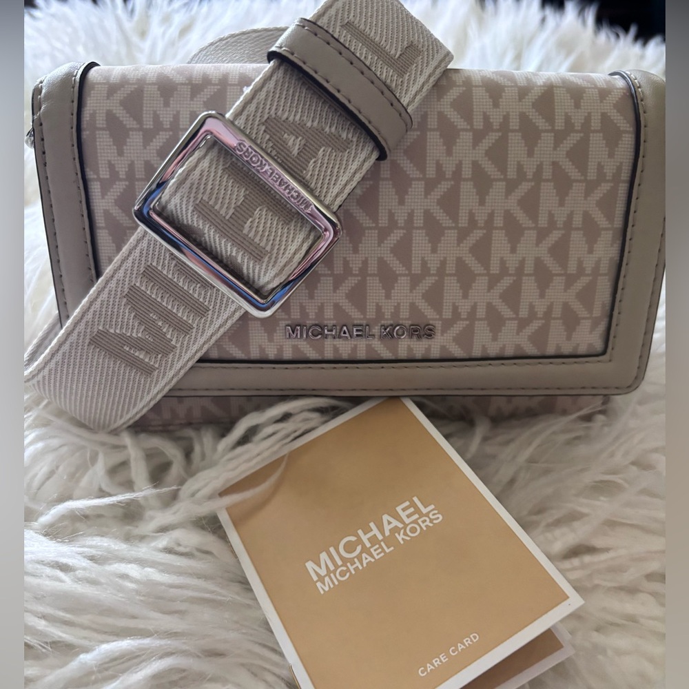 Michael Kors Jet Set Small Phone Contrast Trim Crossbody – Vanilla